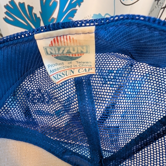 Vintage Pabst Blue Ribbon Red, White + Blue Mesh Snap Back Trucker Hat - Picture 6 of 11